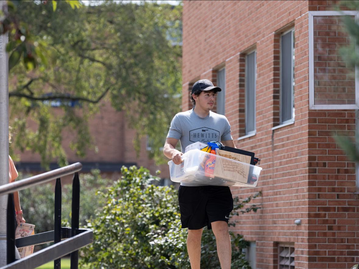 Students bring their belongings to campus this week as they move into the residence halls for the 2021-22 academic year. 